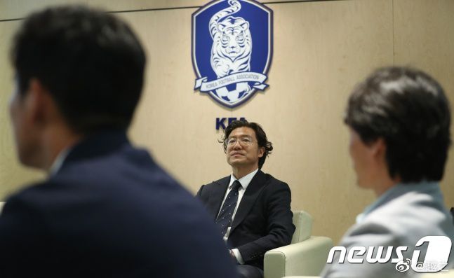 影片改编自菲利普·罗斯2008年出书的同名小说，故事环绕上世纪50年月美国一位犹太裔男青年马科斯·梅思纳的苦闷与旁皇睁开。